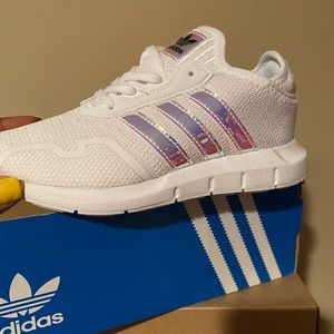 *BRAND NEW* Adidas Swift Run X C